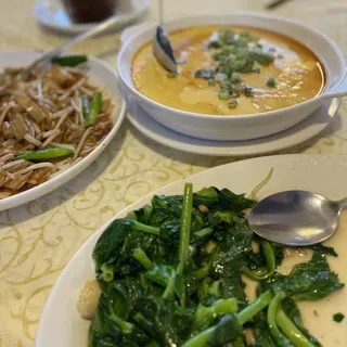 104. Satay Sauce with Shrimp Chow Fun