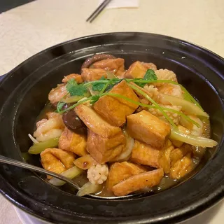 62. Mixed Seafood with Tofu Clay Pot