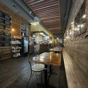 Industrial chic interior (very clean)