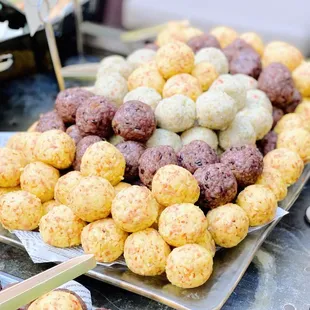 3-color rice balls (spam, bulgogi, and broccoli)