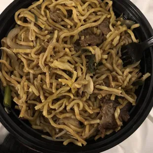 Beef lo mein