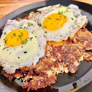 fried eggs and hash browns