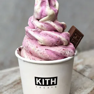 Ice Cream Swirl: Dragon Fruit, Fruity Pebbles, Crushed Oreos