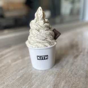 KITH TREATS Cocoa Pebbles and Toffee Crunch Swirl 07-30-2022