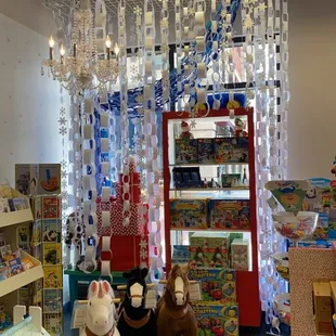 Pony Cycles &amp; winter paper chains