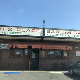 Open &amp; friendly front for mischief inside