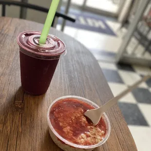 Berries &amp; Cream vegan smoothie and Overnight Oatmeal SMOL Bite