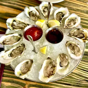 a platter of oysters
