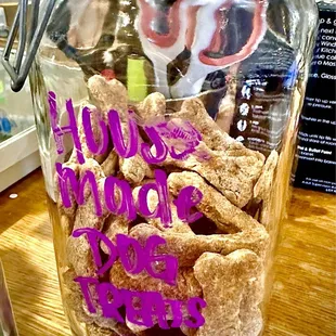 They even make treats for puppers!