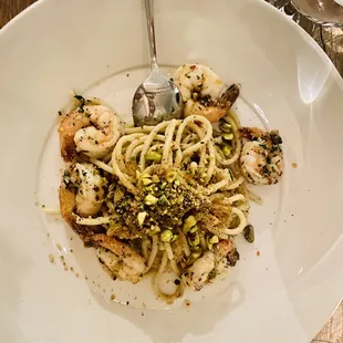 Shrimp and pistachio pasta