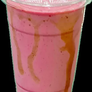 Pretty in Pink! Dragon fruit, orange, banana, strawberries and vanilla protein. So delicous...:)