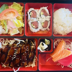 Beef teriyaki / spicy tuna roll / salmon &amp; tuna sashimi