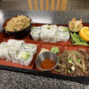 Pick 3 bento : bulgogi and 2 Cali rolls