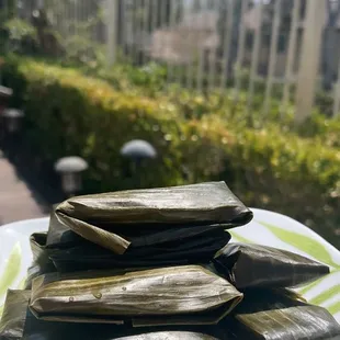 Steamed dumplings (banh bot loc)