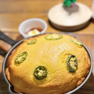 Cast Iron-Baked Cornbread