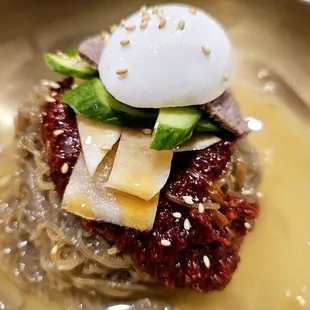 ramen and noodles, food