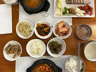 Dong Nae Gil