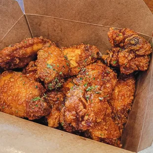 Spicy fried chicken wings