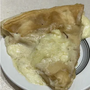 Alfredo Chicago Style Pizza