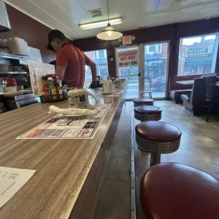 The door facing wells street is only for emergency exit. Entrance to the diner is on the south side of the building