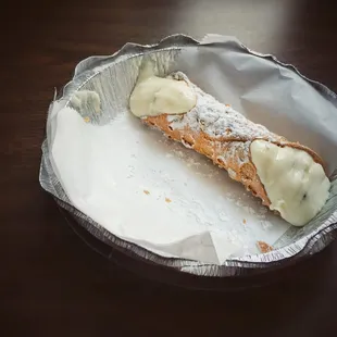 Cannoli to go