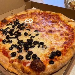 cheese pizza small with olive &amp; onions