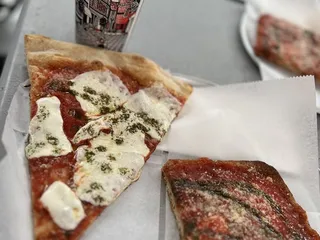 Luigi's Pizza