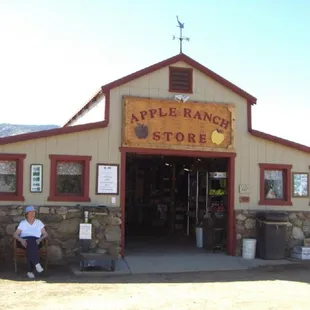 Apple Ranch store at Knaus