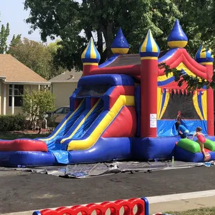 Double slide bounce house