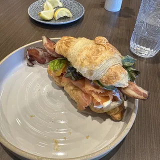 BLT