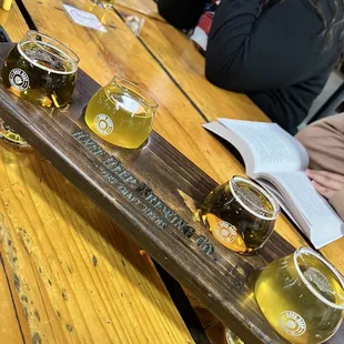 Light Flight... the Beautiful Blonde is on the far left.