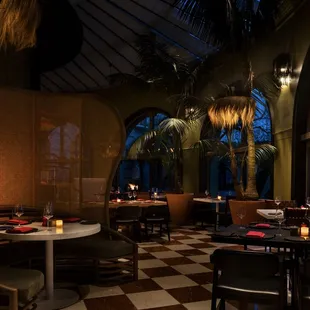 Knife Italian Lower Dining Room