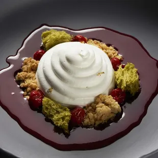 Limoncello Pavlova Dessert