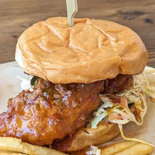 Curry Tempura Fried Chicken Sandwich | Instagram: @telephonesmoothie