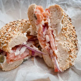 a bagel with salmon and pickles