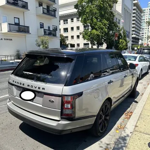 Shattered back window on a 2018 Range rover