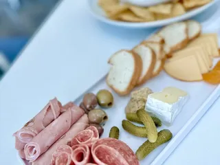 The MODERN Kitchen and Bar