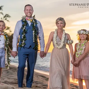 Knots &amp; Shots Hawaii, LLC  Mokulea, Oahu Wedding