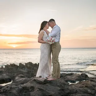 Knots &amp; Shots Hawaii, LLC  Ko&apos;olina Oahu, Hawaii Wedding Officiants &amp; Photography