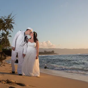 Knots &amp; Shots Hawaii, LLC Oahu, Hawaii  Wedding Officiants &amp; Photography
