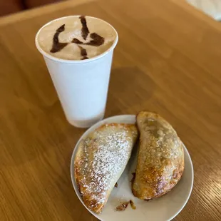 The latte and 2 empanada special