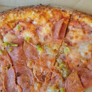 Pep and green bell peppers