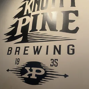 Knotty Pine logo