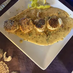 Blackened scallops