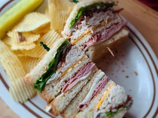 Dominic’s Deli & Eatery