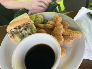 Vic's Bar & Grill