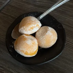 Mango mochi