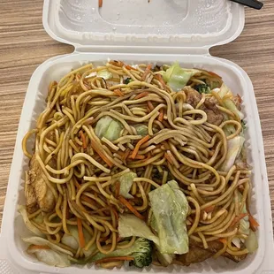 Yakisoba with tofu