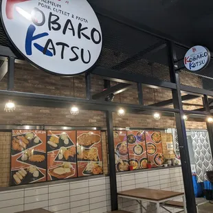 There were quite a few customers at 3:10pm. Did not expect this but that's good!