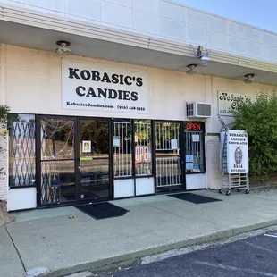 10.08.22 Street entrance